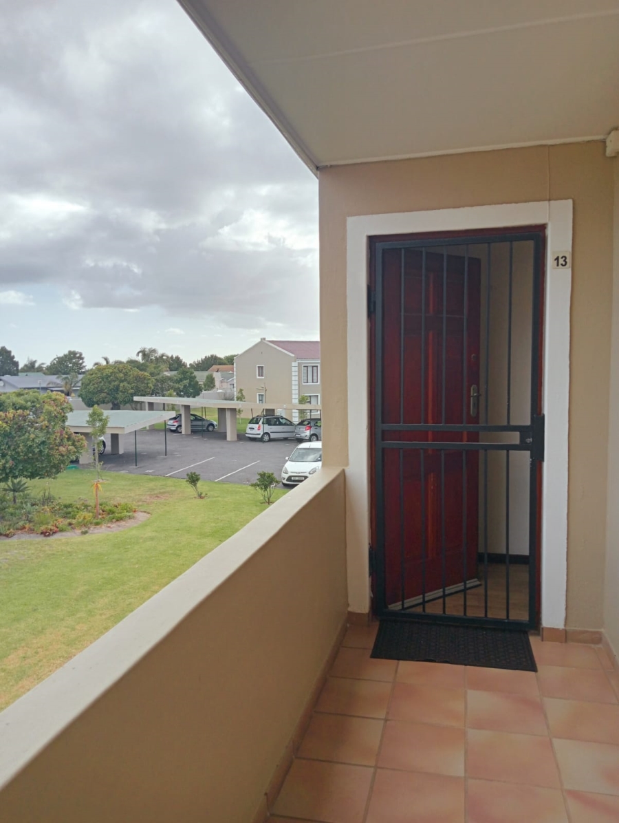 To Let 2 Bedroom Property for Rent in Sandbaai Western Cape